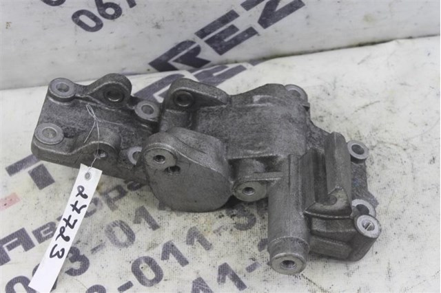 Кріплення генератора 1801A067 MITSUBISHI