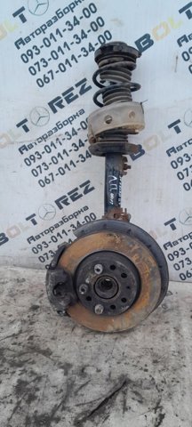Кулак поворотний передній лівий 1K0407255T VAG
