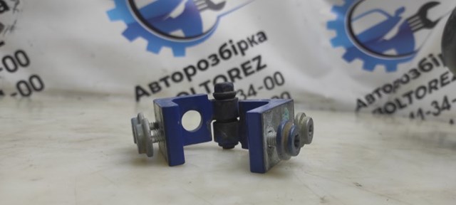 Дверний шарнір задній правий 1Z0833402B VAG