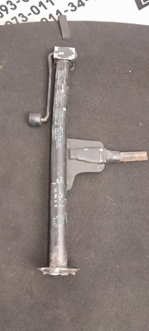 Домкрат автомобільний 2105830115 MERCEDES