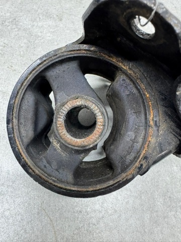 Подушка двигуна передня 219102H050 HYUNDAI