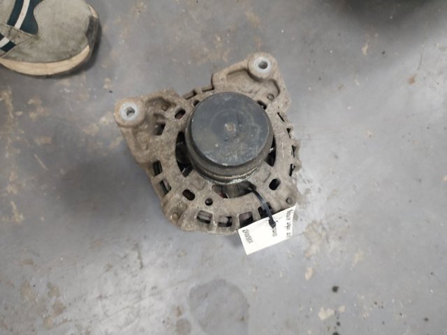 Авто генератор 231008386R RENAULT