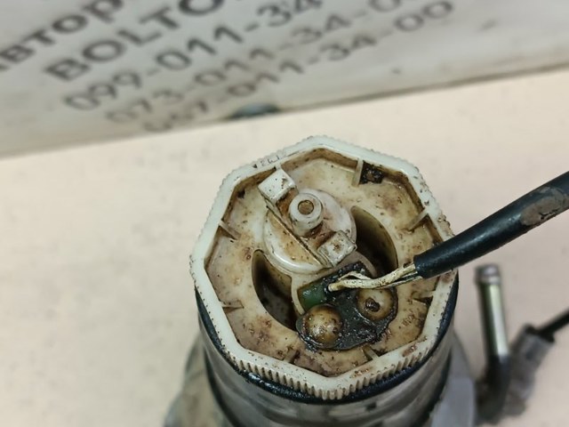 Корпус паливного фільтра 2338027110 TOYOTA