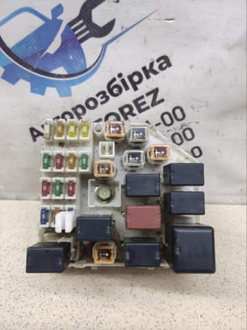 Блок запобіжників задній, салонний 24350EA00A NISSAN
