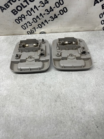 Плафон освітлення салону/кабіни, задній 264100V000 NISSAN