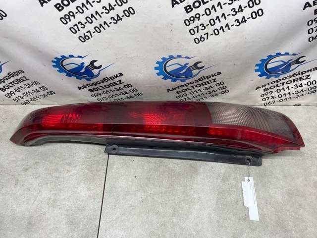 Задній правий стоп 26550EQ00A NISSAN