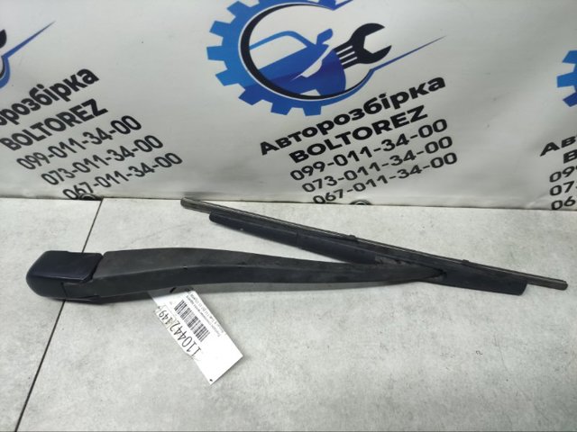 Важіль-поводок двірника заднього скла 28780JG000 NISSAN