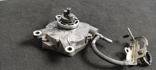 Насос вакуумний 293000W030 TOYOTA
