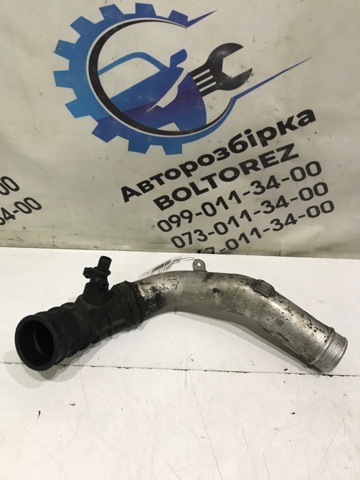 Патрубок повітряний, вихід повітряного фільтра 30636854 VOLVO