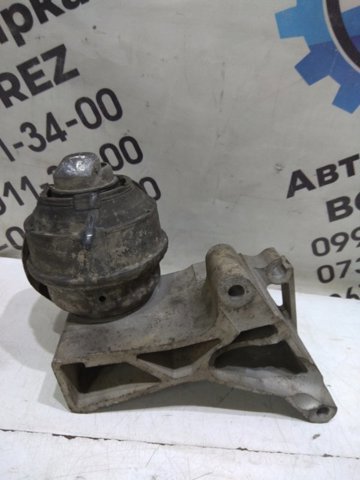 Опора двигуна задня 30666175 VOLVO