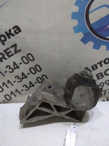 Опора двигуна задня 30666175 VOLVO