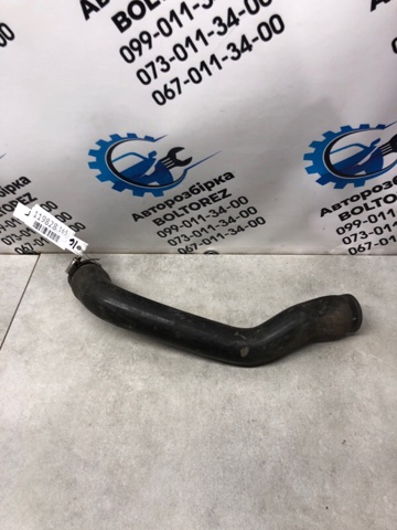 Патрубок системи охолодження 31319444 VOLVO