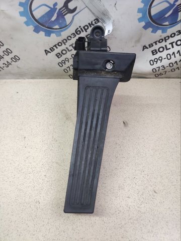 Підаль газу 327003R310 HYUNDAI