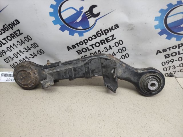 Балансир підвіски задній правий 33326770860 BMW