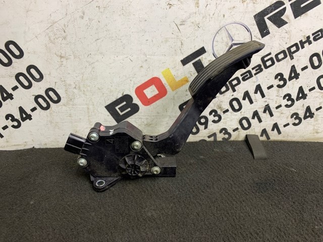 Підаль газу 36010AG140 SUBARU