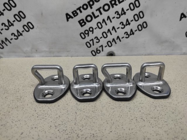 Фіксатор/петля (зацеп) замка дверей задньої 3C0837033 VAG