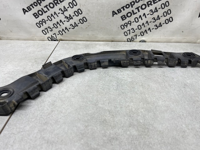Направляюча заднього бампера, права 3T5807394 VAG