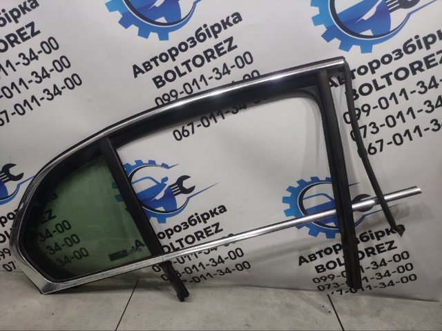 Задня кватирка права 3T5845210AD VAG