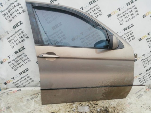 Дверка передня права 41518256824 BMW