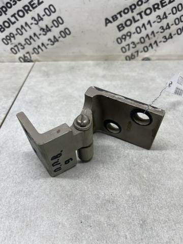 Петля передніх дверей, правих 41518269824 BMW