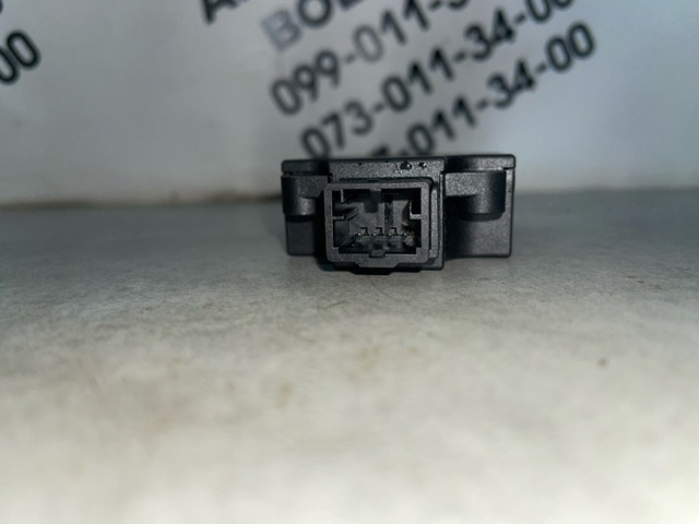Петля задньої багажної, 3/5 -ої двері 41627006122 BMW