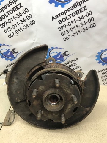 Кулак поворотний правий 4230442020 TOYOTA