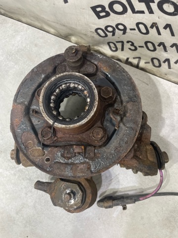 Цапфа поворотна ліва 4230548031 TOYOTA