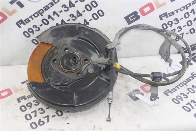 Маточина задня права 4245006110 TOYOTA