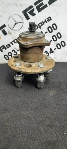 Маточина задня права 4245033030 TOYOTA