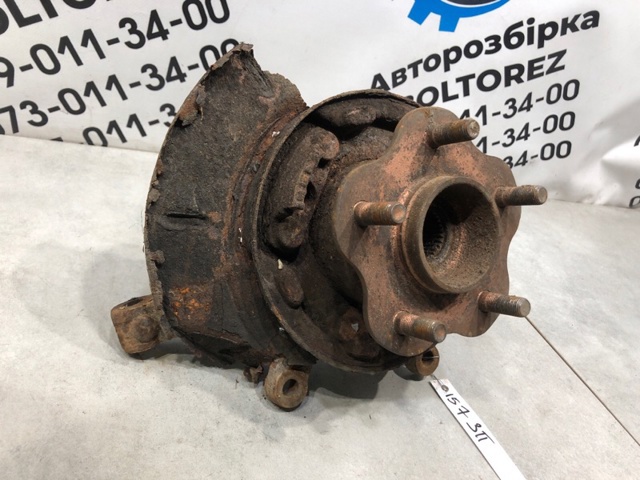 430188H300 Nissan/Infiniti цапфа - поворотний кулак задній, правий