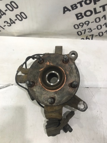 Вісь передня і поворотні кулаки 4321142070 TOYOTA