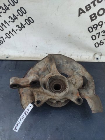 Цапфа поворотна права 4321158020 TOYOTA