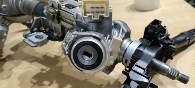 Колонка рульова 4525042280 TOYOTA
