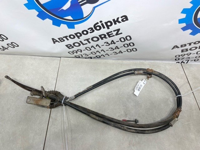 Трос ручного гальма задній, лівий 4643042070 TOYOTA