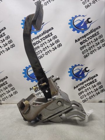 Педаль щеплення 465038H915 NISSAN