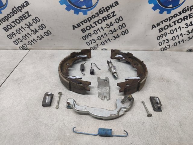 Гальмівні колодки гальма стоянки 4654020070 TOYOTA