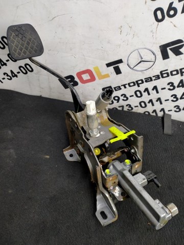 Педаль і привід управління зчепленням 46910SWYG42 HONDA