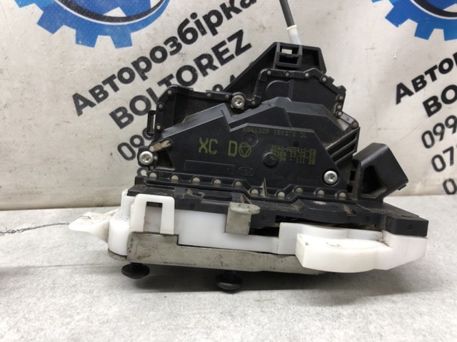 Замок задніх дверей, правих 4692463 FORD