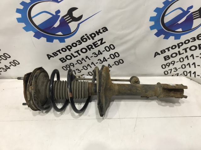Амортизатор передньої підвіски 4851049375 TOYOTA