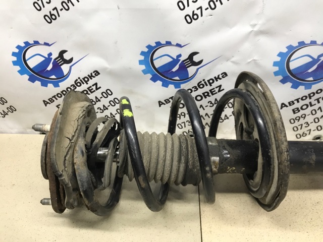Амортизатор передньої підвіски 4851080285 TOYOTA