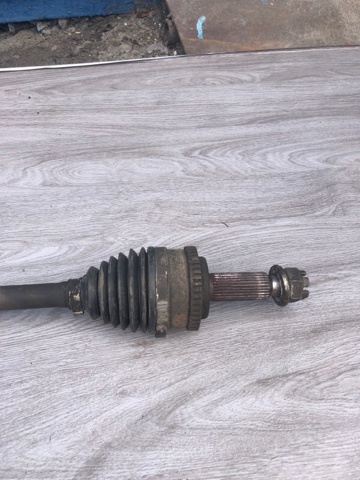 Піввісь передня ліва 495012L010 HYUNDAI