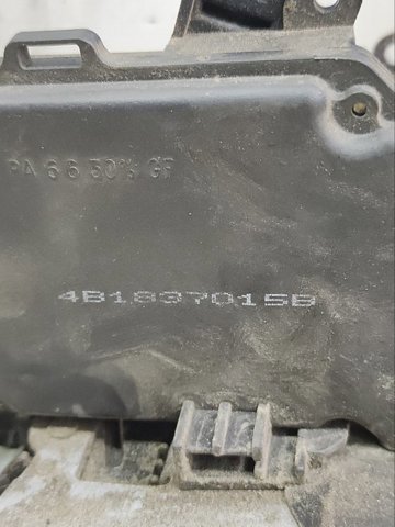 Замок дверей водія 4B1837015G VAG
