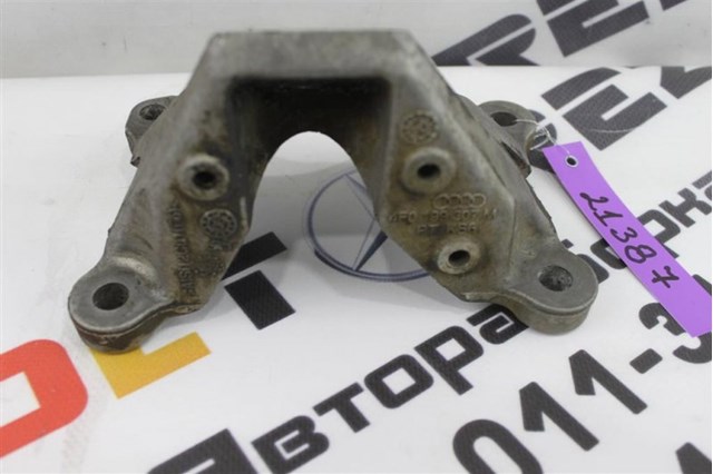 Кронштейн подушки (опори) двигуна, лівої 4F0199307M VAG