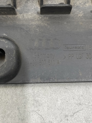 Обвіс бампера 4G0807611A VAG