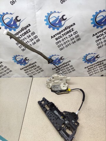 Замок задніх дверей, правих 4G0839016 VAG