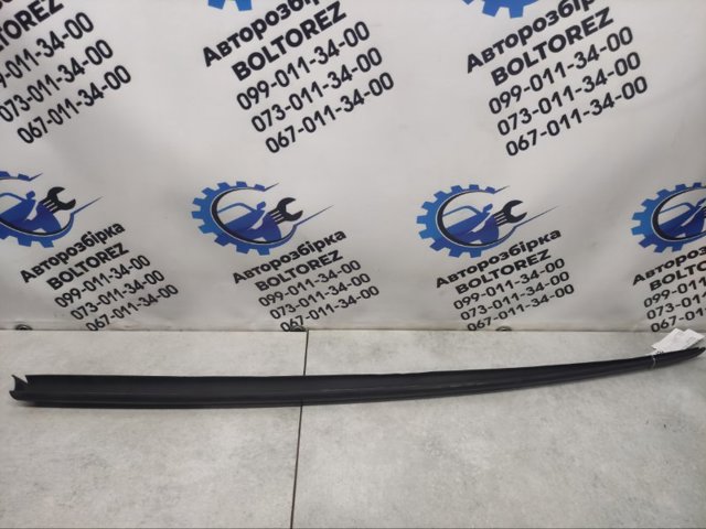 Молдинг лобового скла, лівий 4G0854327B VAG