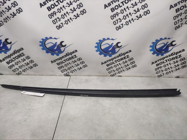 Молдинг вітрового скла правий 4G0854328B VAG