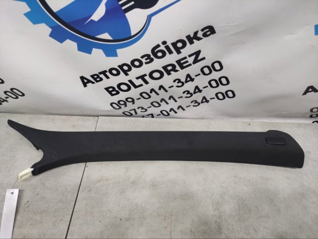 Обшивка стійки кузова внутрішня, передня права 4G0867234 VAG