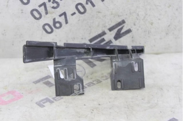 Ліве кріплення переднього бампера 4L0807333A VAG