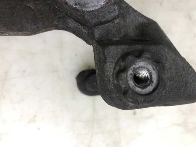 Петля задньої (двостулкової) двері, права нижня 5029591 FORD